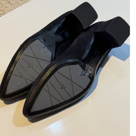 Aquatalia Navy Suede Pointed-Toe Pumps 9.5 Italian Weatherproof NWOB New - Picture 5 of 6